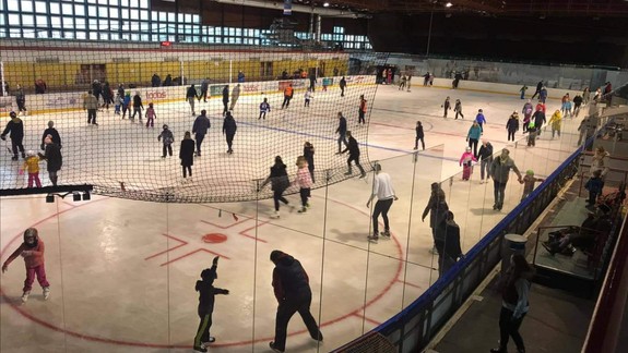 Chcete si zakorčuľovať na zimnom štadióne? Máte možnosť a zadarmo