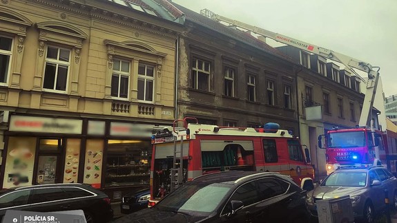 Výbuch na Vysokej: Po požiari odviezli muža s popáleninami do nemocnice