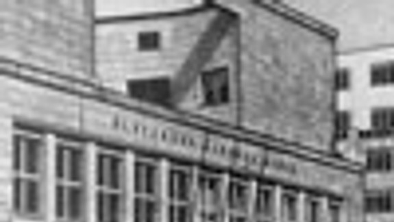 Z vojenskej nemocnice je vládna budova