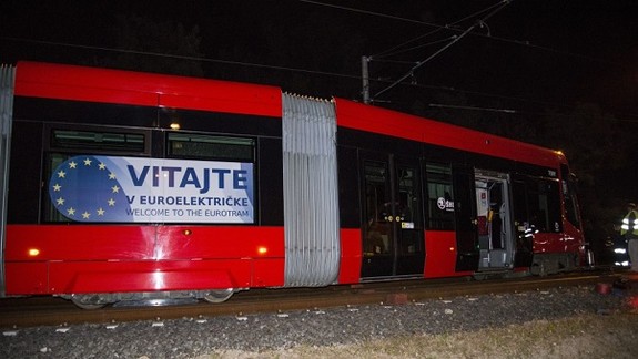 Vykoľajila sa električka - z Rače do Krasňan premávajú autobusy  
