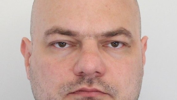 Nevideli ste ho? Polícia pátra po tomto nezvestnom mužovi, mal odísť do Prahy