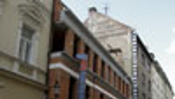 Namiesto obnovy starej vyrástla nová budova