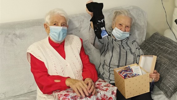 Darujte seniorom krabicu lásky. Čo do nej dať?