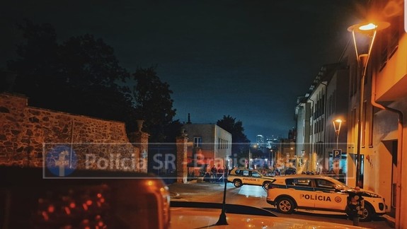 Na Zámockej ulici sa strieľalo, o život prišli dvaja ľudia