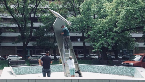 FOTO a ANKETA: V Kukorelliho parku majú vynovenú fontánu: Novinkou je dymiaca raketka a farebné osvetlenie, páčia sa vám?