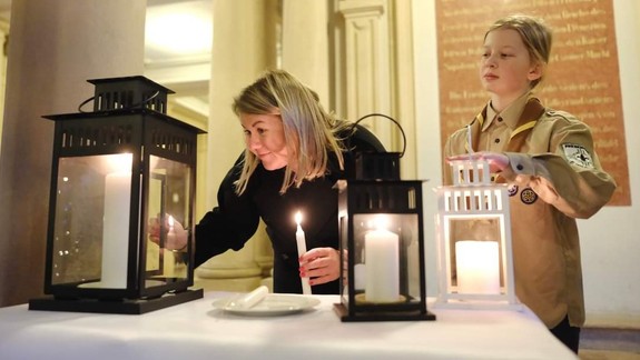 Betlehemské svetlo opäť žiari aj v podbrání Primaciálneho paláca