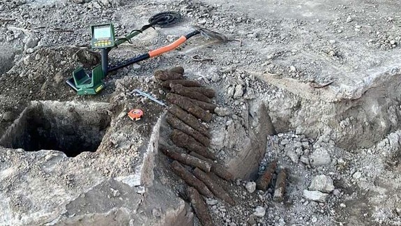 Na stavbe novej električkovej trate v Petržalke našli 18 delostreleckých granátov