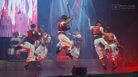 Máte radi folklór? Čarovné ostrohy vystúpia zdarma v Ružinove 