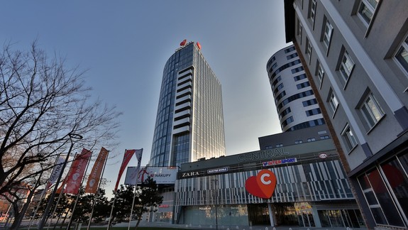 Zajtra zatvoria všetky obchody. Kde si môžete aspoň niečo kúpiť?