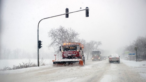 Máte problém so snehom? Bratislava i BSK zverejnili čísla na horúce linky zimnej údržby...