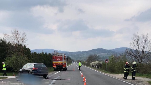V Pezinku po čelnej zrážke s osobným autom zahynul 21-ročný motorkár!
