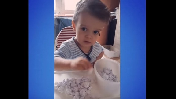 VIDEO: Novým hitom internetu je tento malý chlapček – zázračné dieťa či budúci génius?