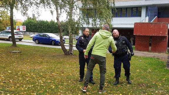 FOTO: Ako dopadla likvidácia stanového tábora asociálov pred Pentagónom, do ktorého sa pustili vo Vrakuni?