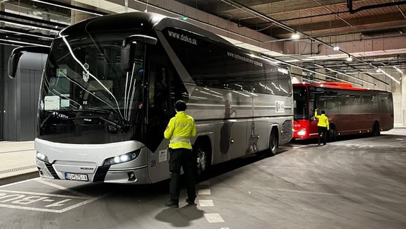Veľká kontrola kamiónov a autobusov: Policajti odhalili vyše 900 vodičov, ktorí porušili predpisy