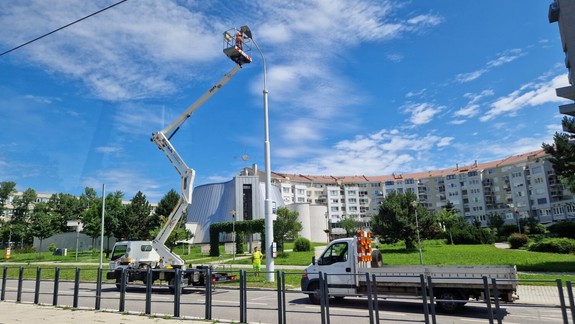 V Bratislave prebieha veľká výmena verejného osvetlenia, má byť lepšie a lacnejšie