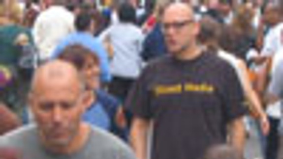 Živá zbraň na zastávke ma trafila presne