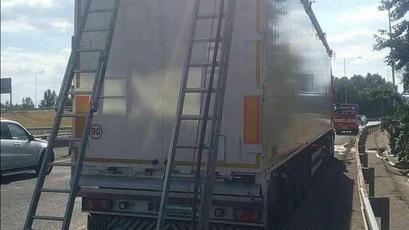 Hasiči zasahovali na D1 v smere na Most Lafranconi, uzavreli diaľnicu