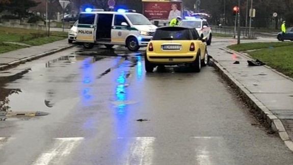 Tragédia v Ružinove: Vodička zrazila na priechode 70-ročného pána