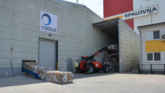 Dotrieďovanie plastov a papiera realizuje pre OLO naďalej Vassal EKO