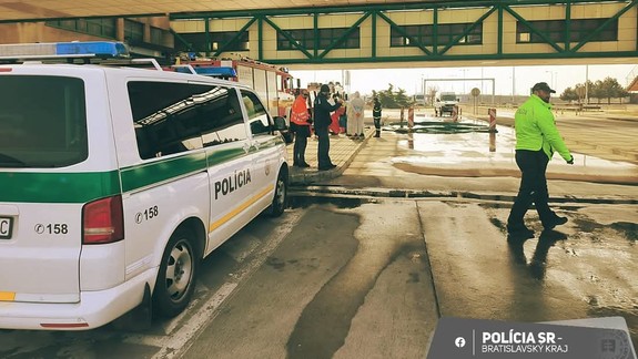 Na hraniciach s Maďarskom a Rakúskom sa obnovujú kontroly