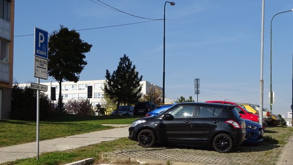 Ako dopadlo monitorovanie vyhradených miest pre ŤZP osoby na Pribišovej?