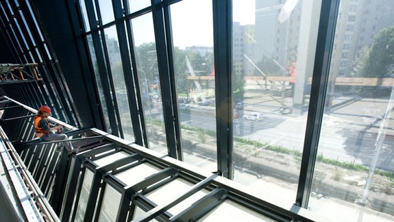 Štát uhradil júlovú faktúru za zimný štadión