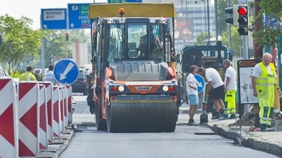 Na opravy ciest a chodníkov dá mesto v budúcom roku 14 miliónov eur