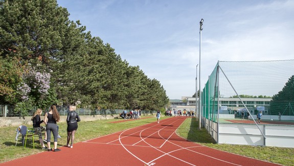 FOTO Župa sprístupnila multifunkčné ihrisko: Prenajať si ho môžete aj vy