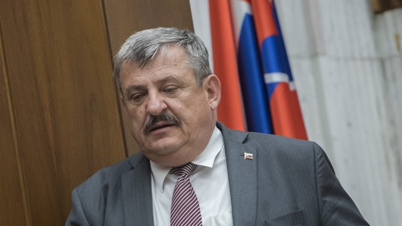 Pri leteckej tragédii v Etiópii zahynula rodina poslanca Antona Hrnka