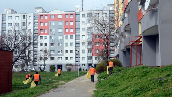 O poriadok v Karlovej Vsi sa bude starať viac ľudí