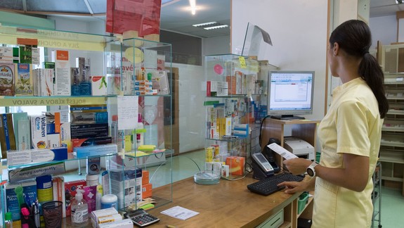 Radíme: Zmierňovať príznaky COVID-19 možno aj viacerými liekmi bez predpisu