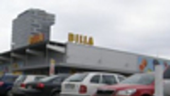 Problémy robia najmä autá ľudí z blízkej banky