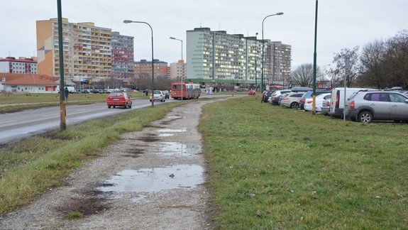 Veľké šetrenie pre koronu: Menej opravených ciest, stopka pre nákup autobusov a ďalšie škrty