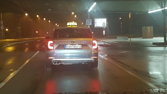 Predražený taxikár Aladár pred Vianocami opäť "úradoval" - nespokojná zákazníčka naňho podala sťažnosť