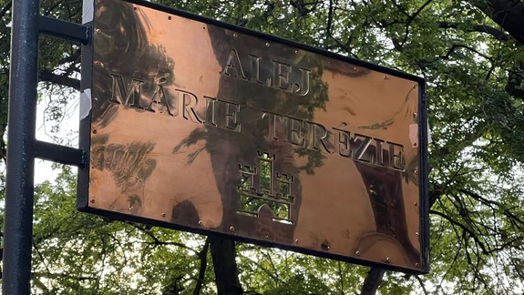 FOTO a VIDEO Odhalili Alej Márie Terézie, pokrstil ju aj priamy potomok cisárovnej, Karl von Habsburg