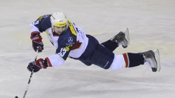 Hokejisti Slovana Bratislava vyhrali v Trenčíne 3:1