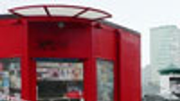 V stánku PNS našli dvoch mŕtvych ľudí