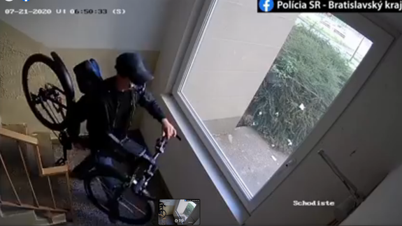 Nepoznáte ho: Prišiel peši, no odchádzal na bicykli