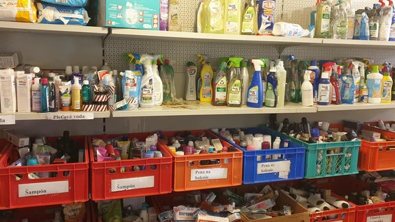 V Karlovej Vsi je otvorená sociálna výdajňa. Patríte k oprávneným žiadateľom?