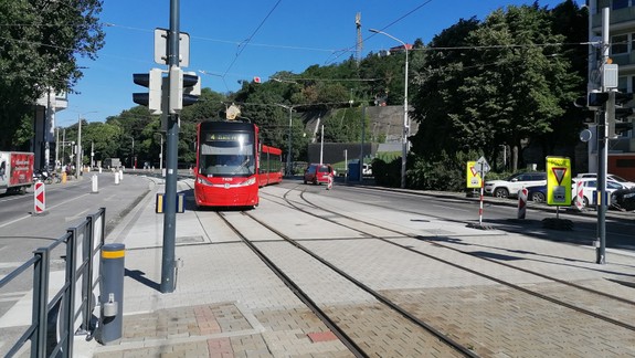 Cez tunel už premávajú električky