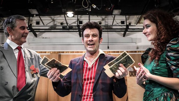 Divadlo Astorka čaká premiéra Revízora v réžii L. Kosa