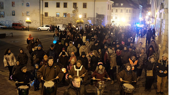 FOTO: Do Bratislavy v rámci slávností prišiel Martin na bielom koni!