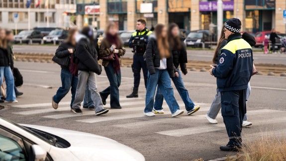 Blíži sa vysvedčenie: Mestská polícia posilní svoje hliadky v okolí škôl a priechodov pre chodcov