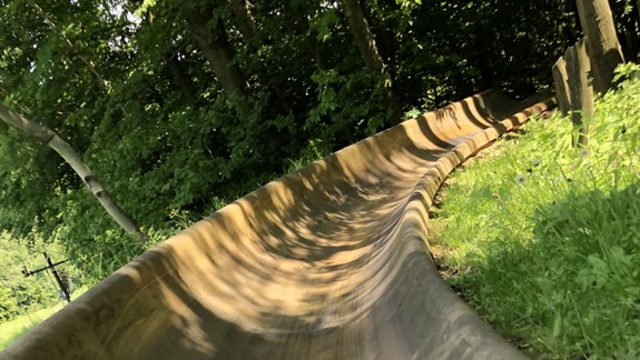 VIDEO Vychutnajte si Kolibu z jazdy na bobovej dráhe: Zabavíte sa vy aj vaše deti