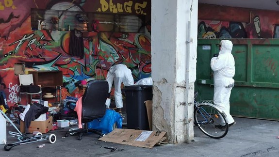 FOTO: Vrakunská samospráva nechala vyčistiť priestranstvo pred Pentagonom - ako dlho tam poriadok vydrží?