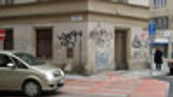 Prvý zo spomaľovačov v Starom Meste dokončili