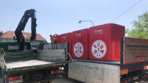 V Bratislave sa rozrastá zberná sieť červeno-bielych kontajnerov na drobný elektroodpad