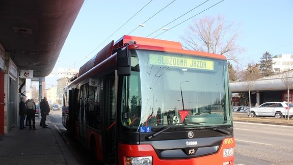 Neosvedčil sa. Dopravný podnik odskúšal „duobus“ z Dúbravky na Kramáre