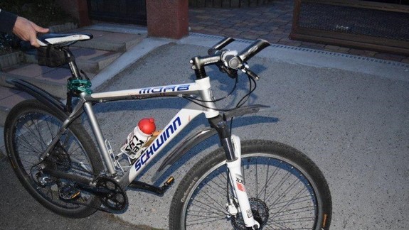 Hľadajú svedkov: Nevideli ste túto nehodu auta a cyklistu?