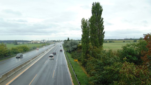 VIDEO: Jazdíte po trojprúdovej diaľnici v strede? Riskujete zbytočnú pokutu...